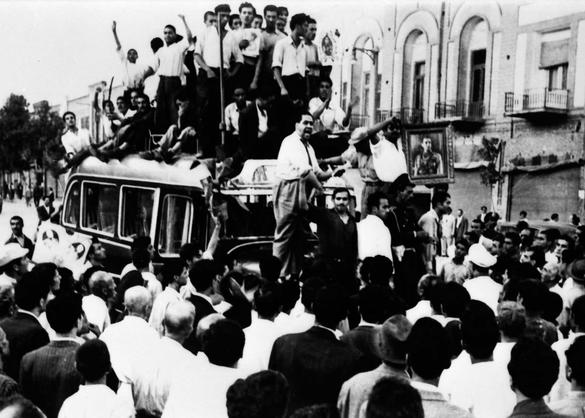 Pro-shah anhängare vid upproret i Iran 1953.