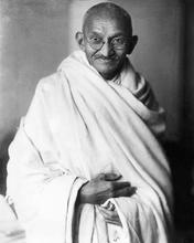Porträttbild på Mahatma Gandhi.