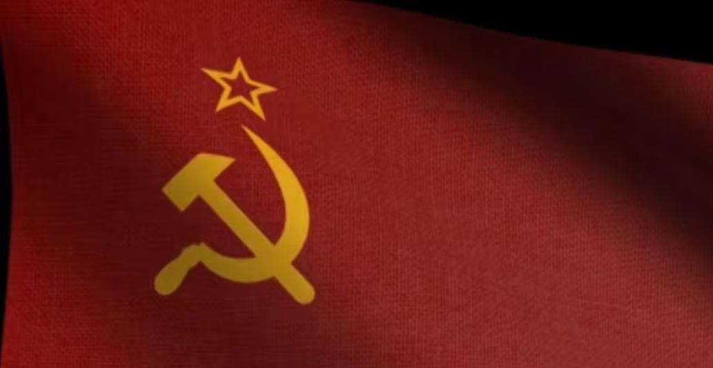 Den sovjetiska flaggan.